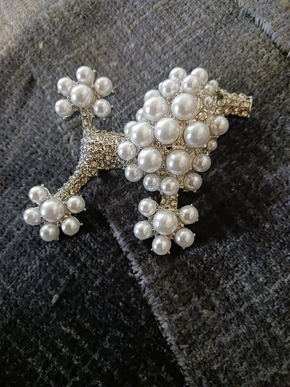 Pearl Cluster Poodle Brooch
